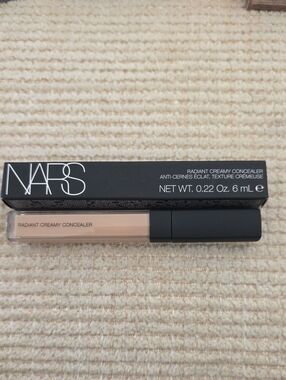 NARS Radiant Creamy Concealer - Medium 1 Custard